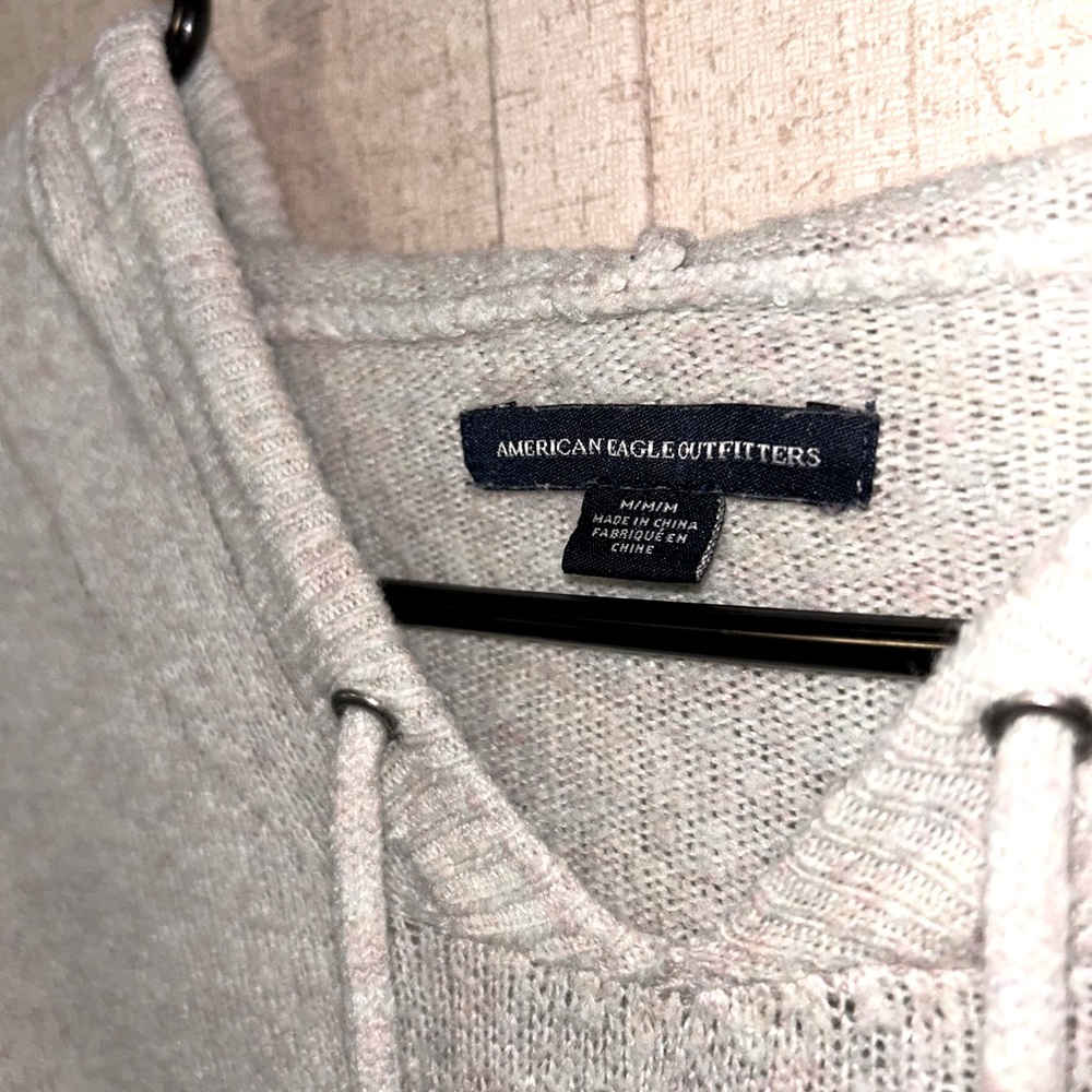 American Eagle Outfitters Light Weight Hooded Pullover